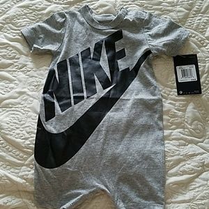 Nike romper